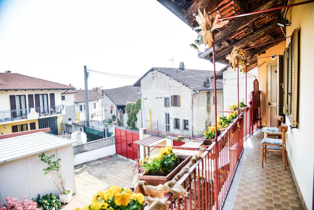 B&B La Casa Gialla Di Luca Mazzè Esterno foto